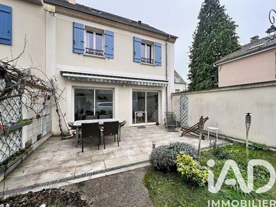 Maison - 93 m² - 5 pièces