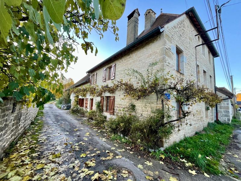 Propriété - 215 m² - 10 pièces