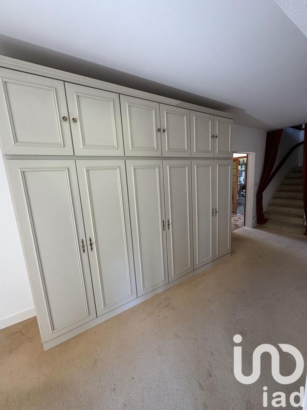 Maison - 270 m² - 9 pièces