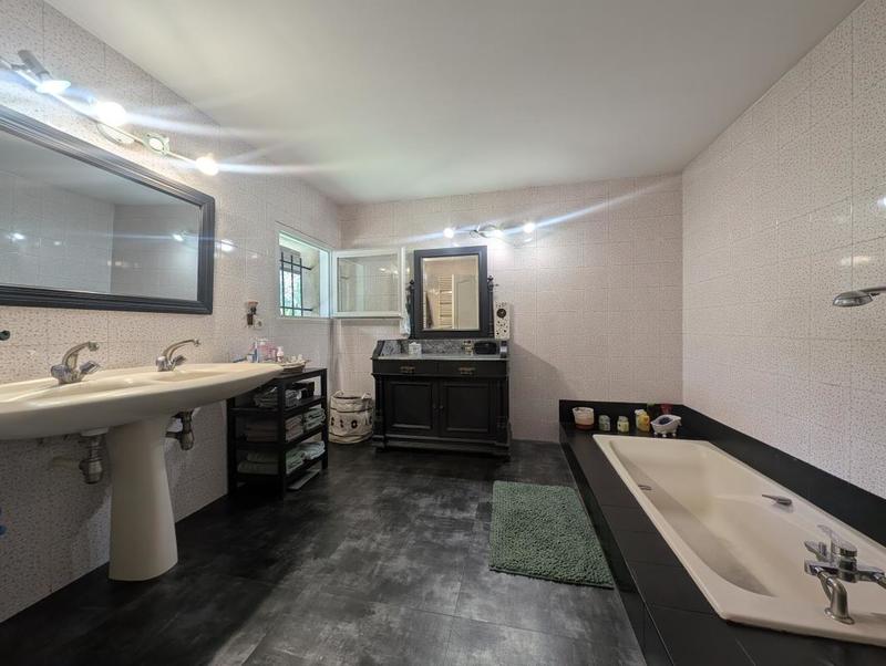 Villa - 205 m² - 5 pièces