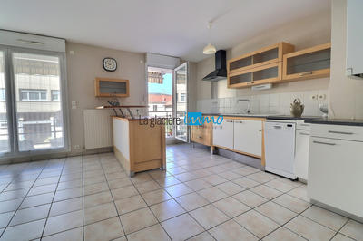 Appartement - 84 m² - 4 pièces