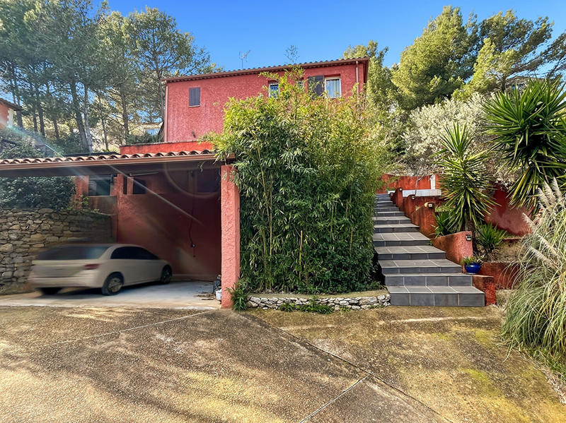 Maison - 198 m² - 8 pièces