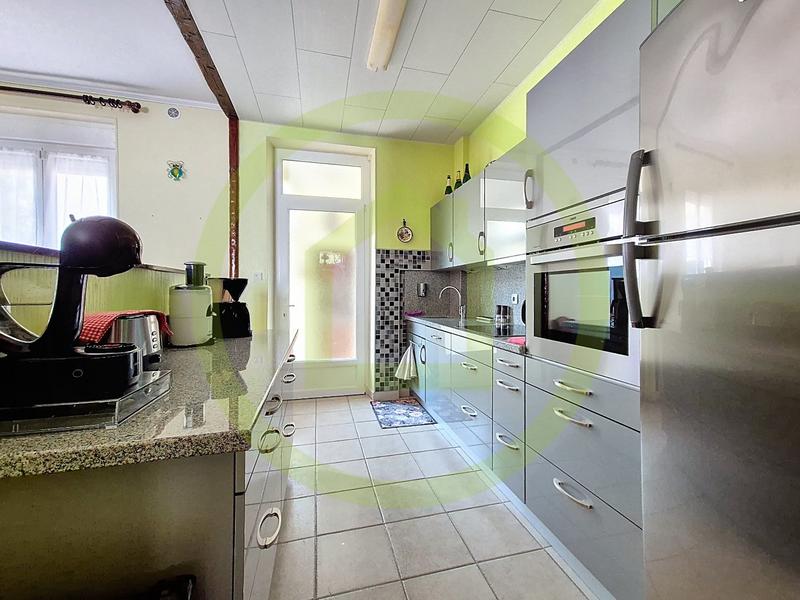 Maison - 94 m² - 5 pièces