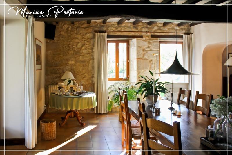 Maison en pierre - 235 m² - 5 pièces