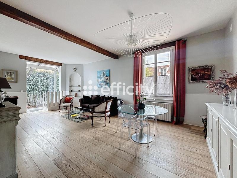 Maison - 206 m² - 9 pièces