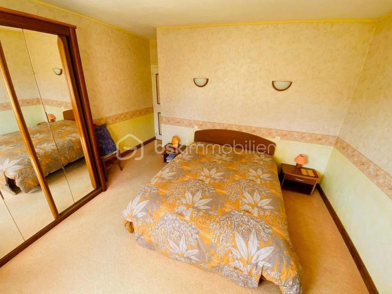 Demeure - 230 m² - 10 pièces