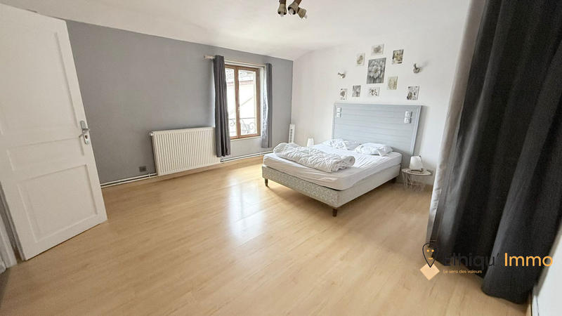 Maison - 102 m² - 4 pièces