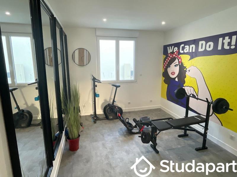 Chambre - 234 m² - 1 pièce