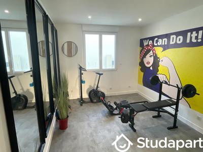 Chambre - 234 m² - 1 pièce