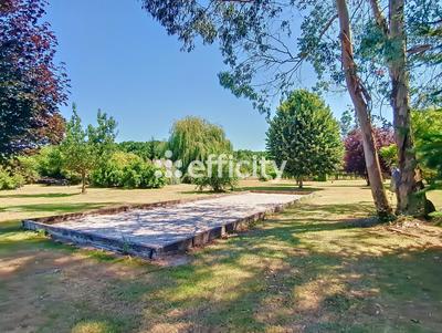 Maison - 244 m² - 10 pièces