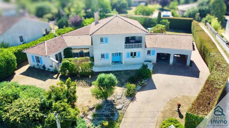 Villa - 240 m² - 7 pièces