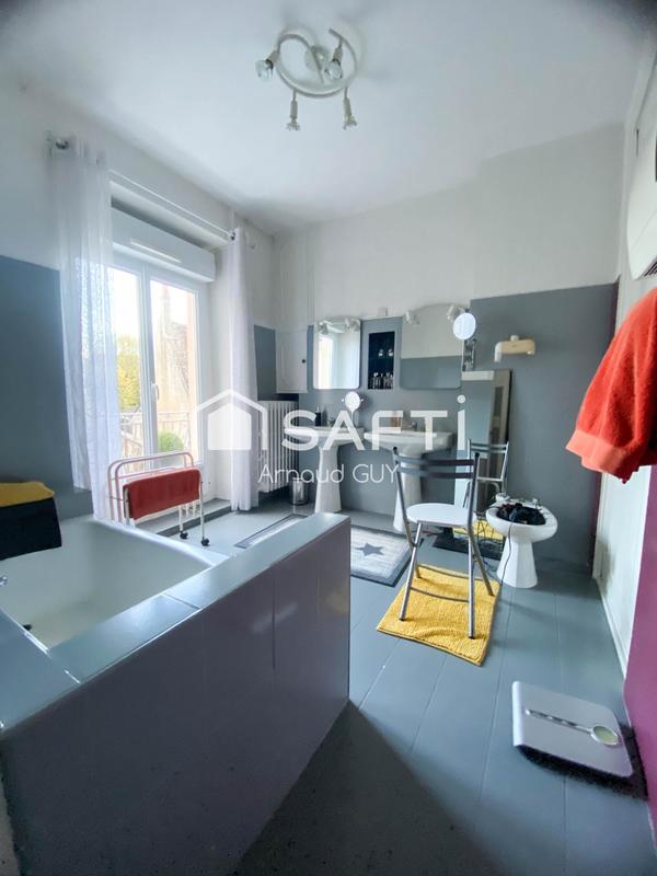 Maison - 330 m² - 11 pièces