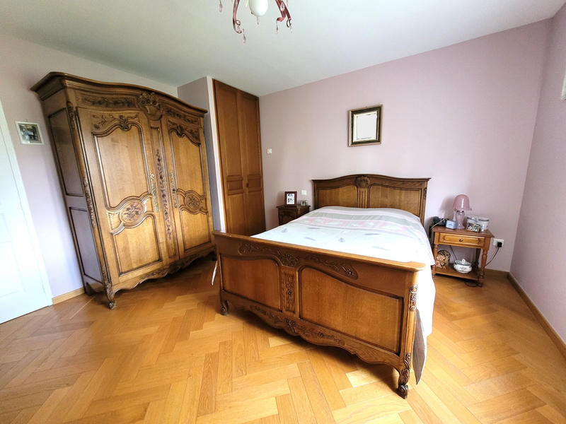 Maison - 235 m² - 8 pièces