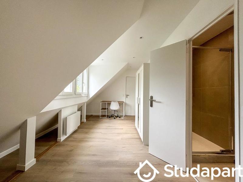 Chambre - 11 m² - 1 pièce