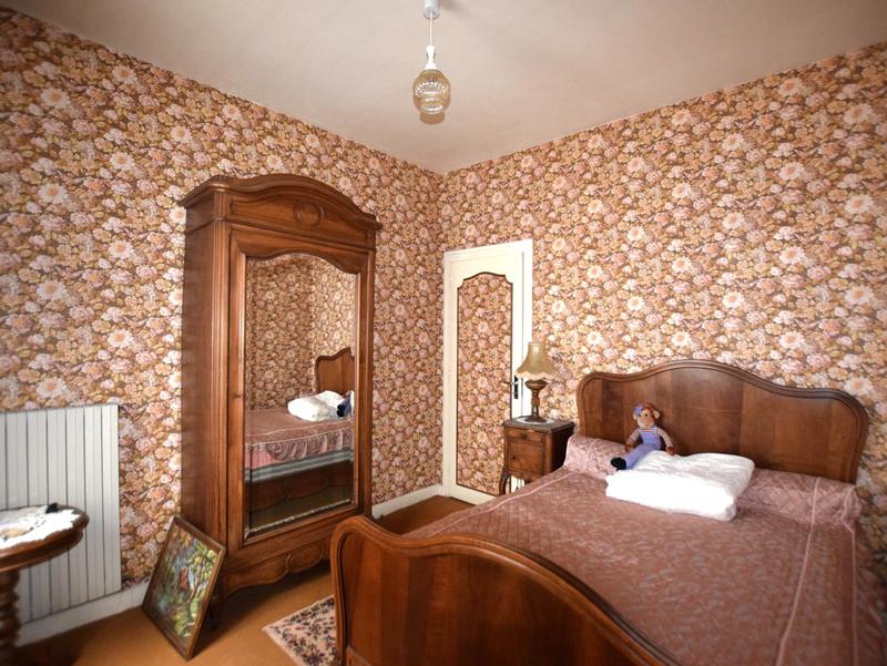 Maison - 240 m² - 10 pièces