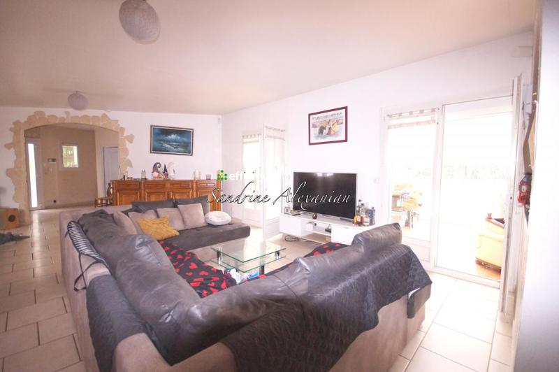 Pavillon - 210 m² - 5 pièces