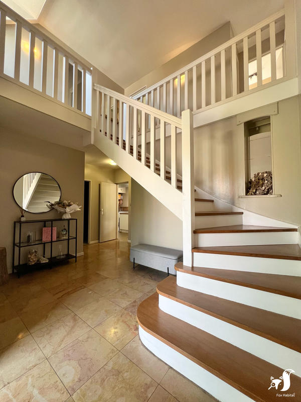 Maison - 195 m² - 7 pièces