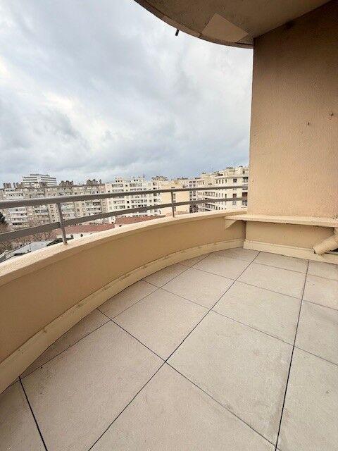 Appartement - 80 m² - 5 pièces