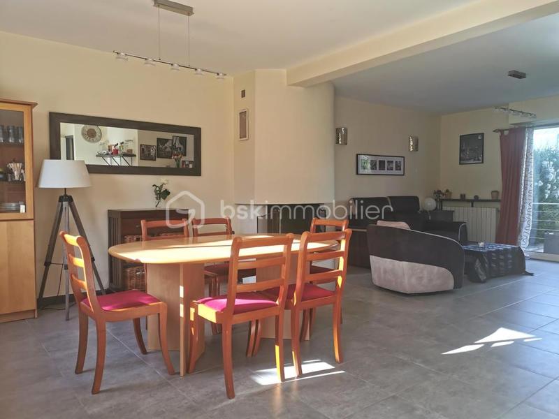 Maison traditionnelle - 130 m² - 7 pièces