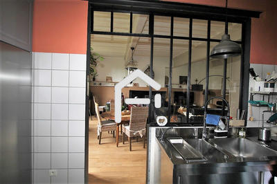 Maison - 840 m² - 22 pièces