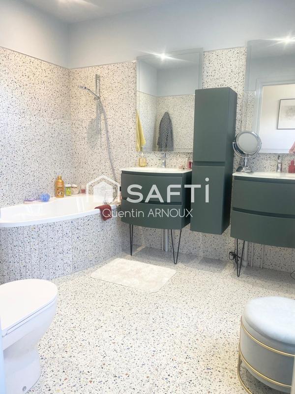 Maison de ville - 211 m² - 5 pièces