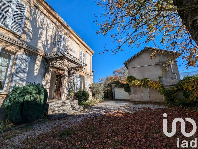 Maison - 237 m² - 7 pièces