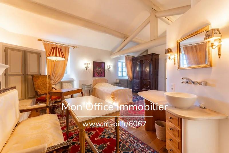 Propriété - 426 m² - 12 pièces