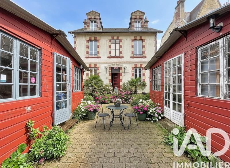 Maison de ville - 200 m² - 10 pièces