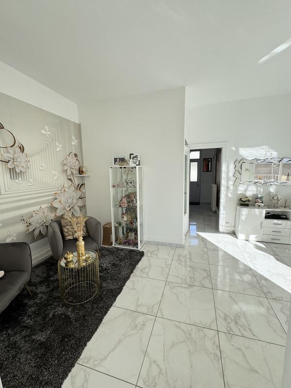 Maison - 137 m² - 5 pièces