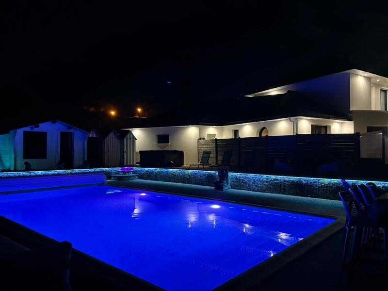 Maison - 170 m² - 9 pièces