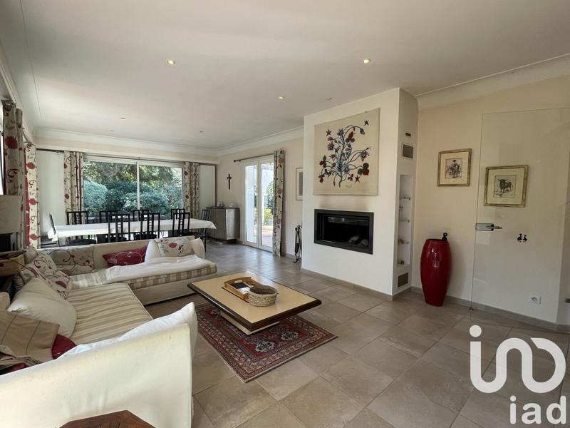 Maison - 290 m² - 12 pièces