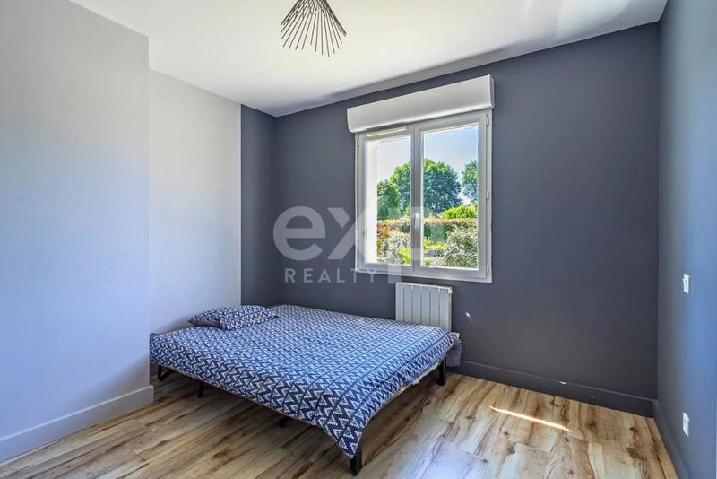 Maison - 180 m² - 8 pièces