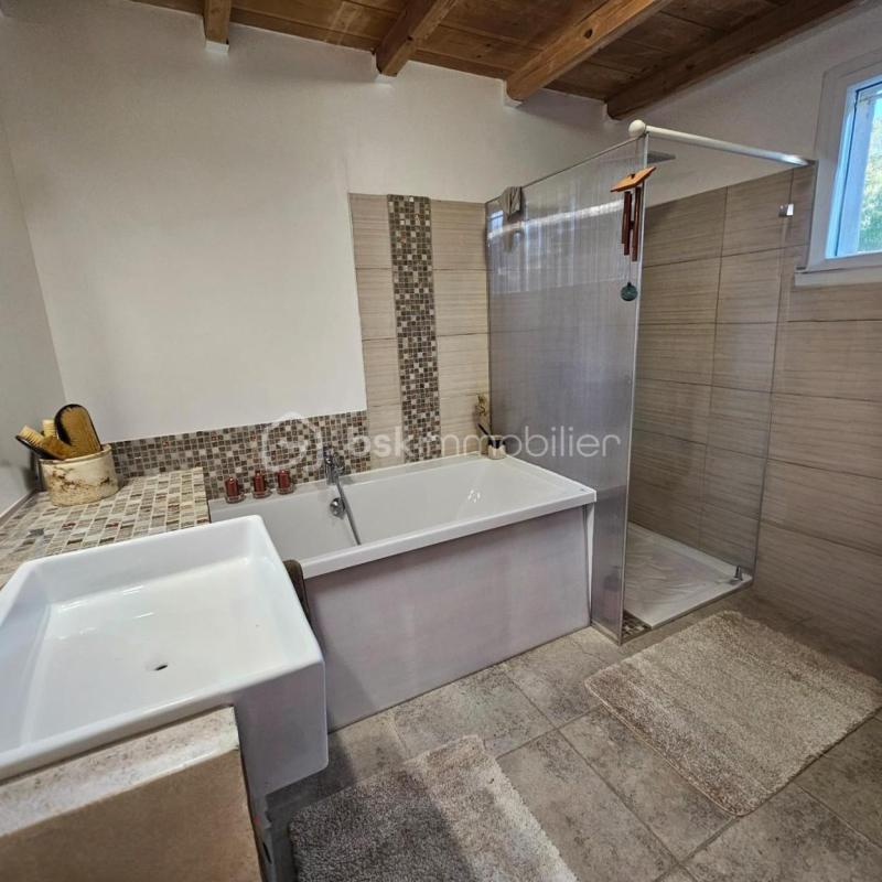 Propriété - 162 m² - 6 pièces