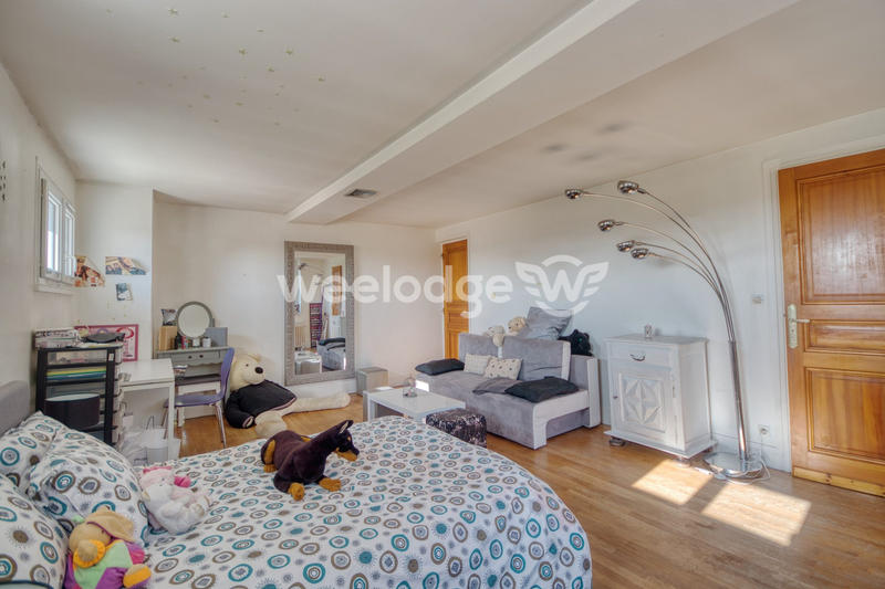 Maison - 450 m² - 13 pièces