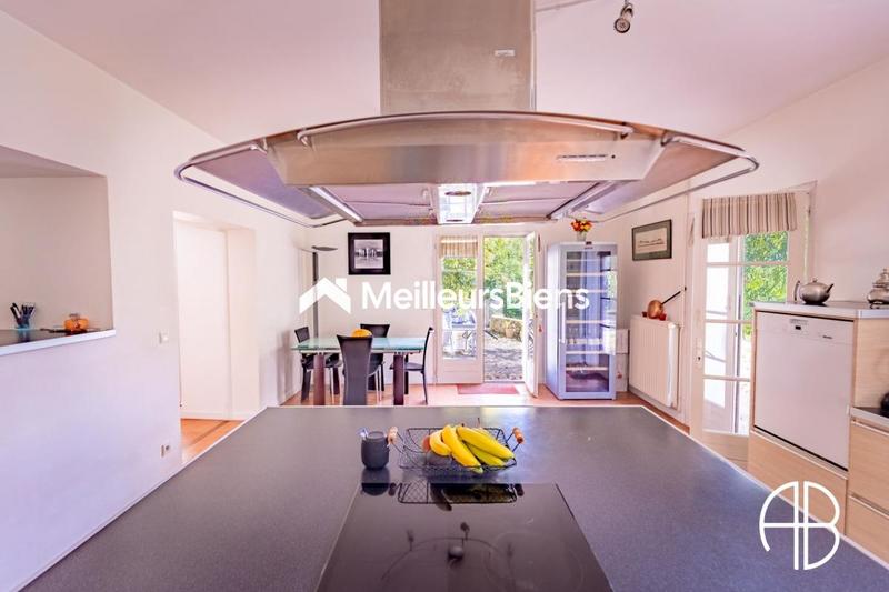 Maison - 288 m² - 13 pièces