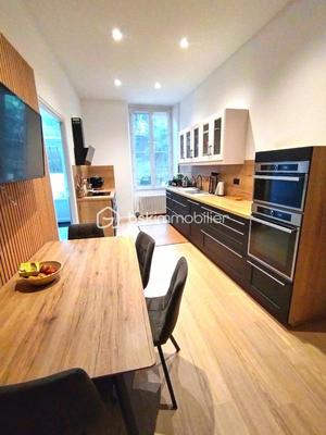 Maison de maîtres - 260 m² - 7 pièces