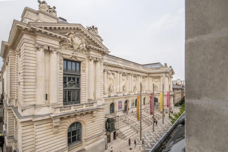 Appartement - 239 m² - 8 pièces