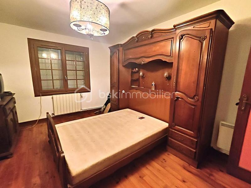 Maison - 325 m² - 11 pièces