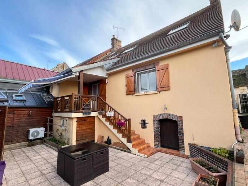 Maison - 122 m² - 6 pièces