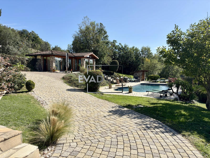 Ferme - 242 m² - 10 pièces