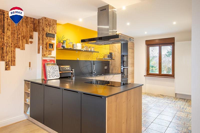 Maison - 143 m² - 6 pièces