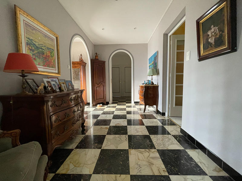 Maison - 208 m² - 6 pièces