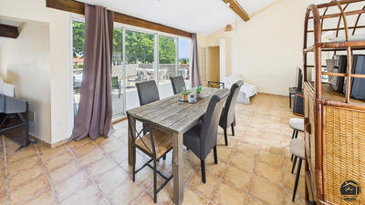 Maison traditionnelle - 160 m² - 6 pièces