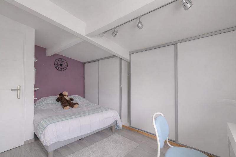 Maison - 246 m² - 7 pièces