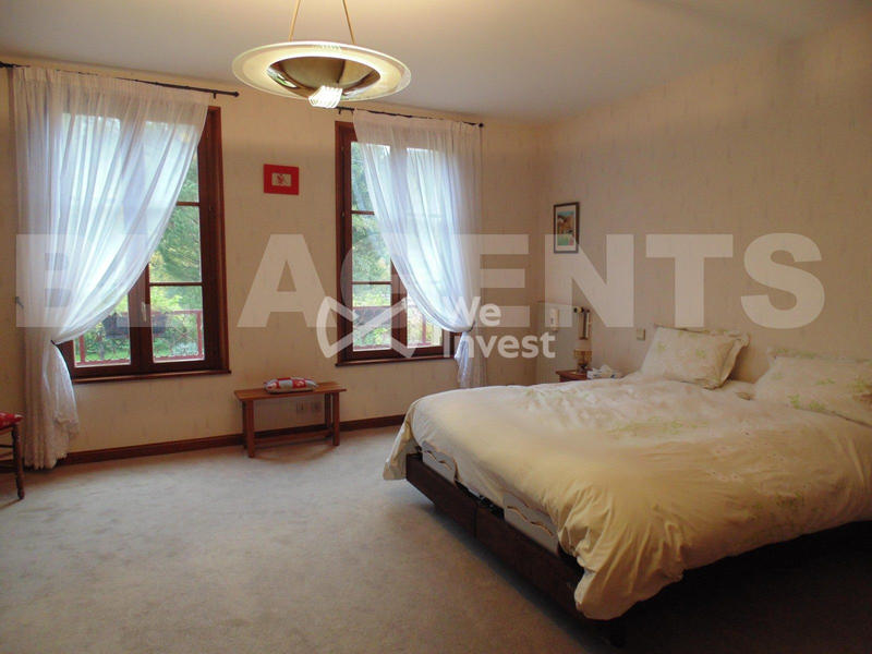 Maison - 327 m² - 10 pièces