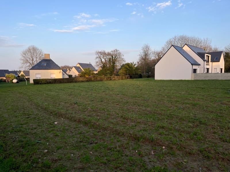 Terrain constructible - 1 089 m²