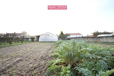 Terrain constructible - 780 m²