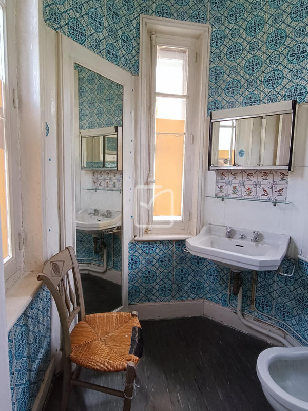 Villa - 199 m² - 9 pièces