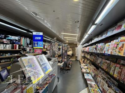 Local commercial - 157 m² - 1 pièce