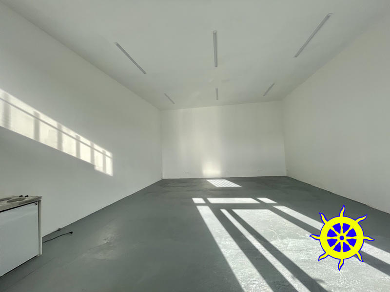 Local commercial - 90 m² - 1 pièce